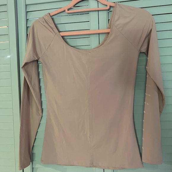 Aritzia Tight Pink Long Sleeve Top/Shirt - Picture 2 of 3
